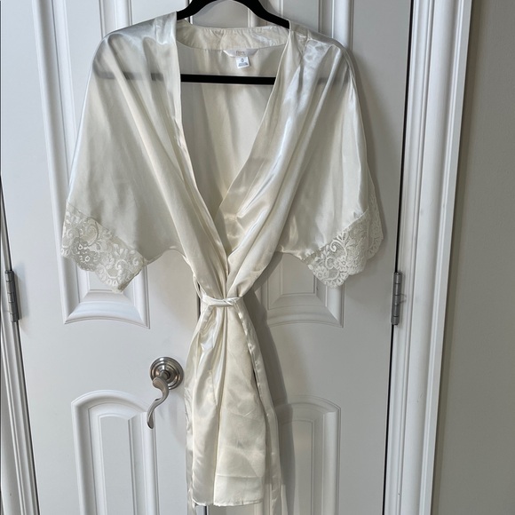 Flora Nikrooz Cream Satin Robe with Lace Detail - Picture 1 of 6